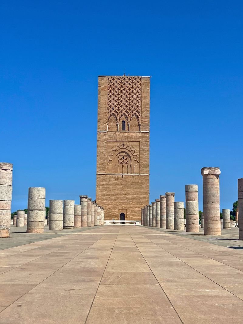 Tour Hassan de Rabat — location de voitures à Rabat